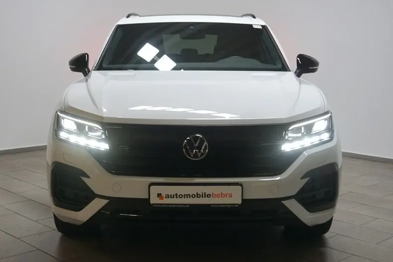 Volkswagen Touareg din 2022 cu 39.661 km - oferta VOL143246 - foto 2