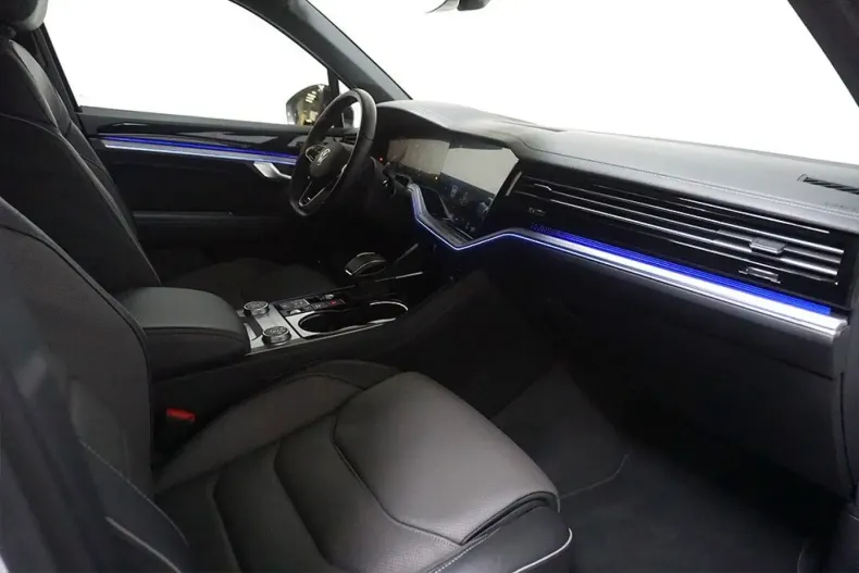 Volkswagen Touareg din 2022 cu 39.661 km - oferta VOL143246 - foto 10