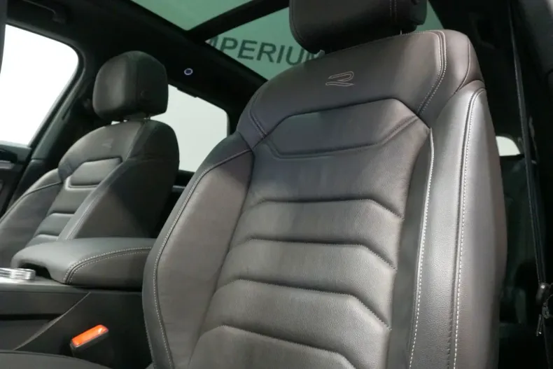 Volkswagen Touareg din 2022 cu 33.652 km - oferta VOL143249 - foto 11