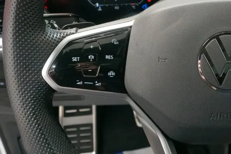 Volkswagen Touareg din 2022 cu 33.652 km - oferta VOL143249 - foto 13