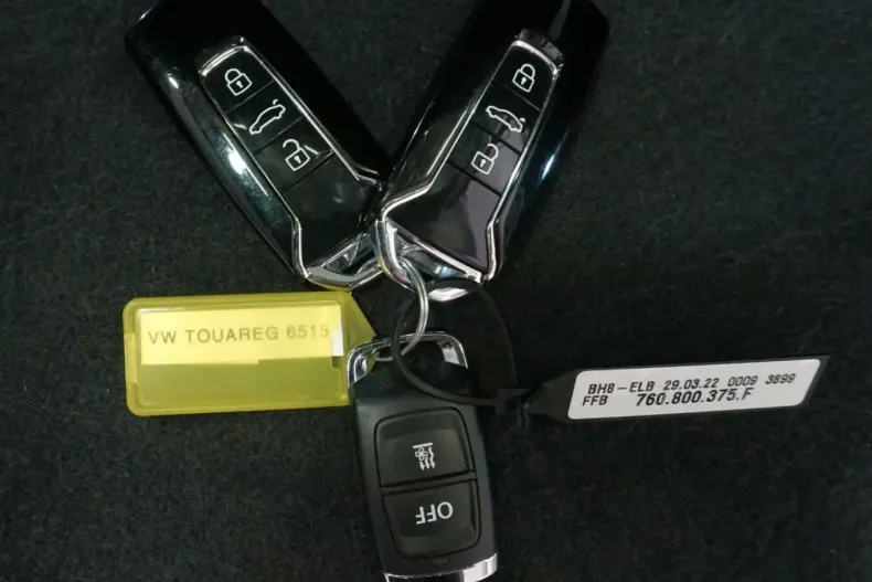 Volkswagen Touareg din 2022 cu 33.652 km - oferta VOL143249 - foto 40