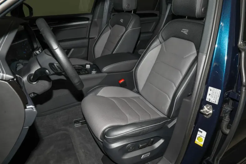 Volkswagen Touareg 3.0 TDI 4M DSG R-Line din 2025 cu 17.941 km - oferta VOL143252 - foto 12