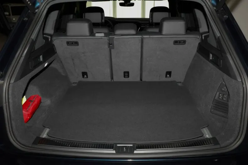 Volkswagen Touareg 3.0 TDI 4M DSG R-Line din 2025 cu 17.941 km - oferta VOL143252 - foto 13