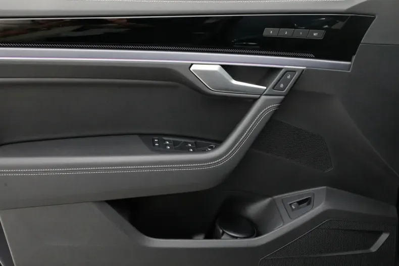 Volkswagen Touareg 3.0 TDI 4M DSG R-Line din 2025 cu 17.941 km - oferta VOL143252 - foto 14