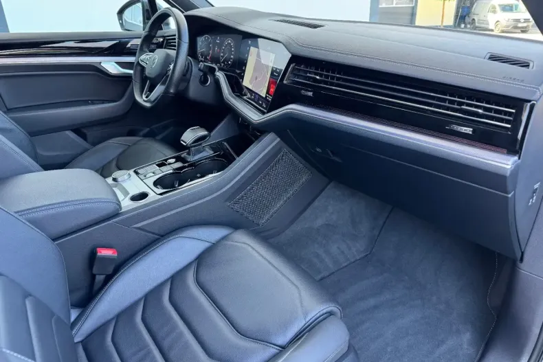 Volkswagen Touareg din 2022 cu 62.112 km - oferta VOL143287 - foto 11