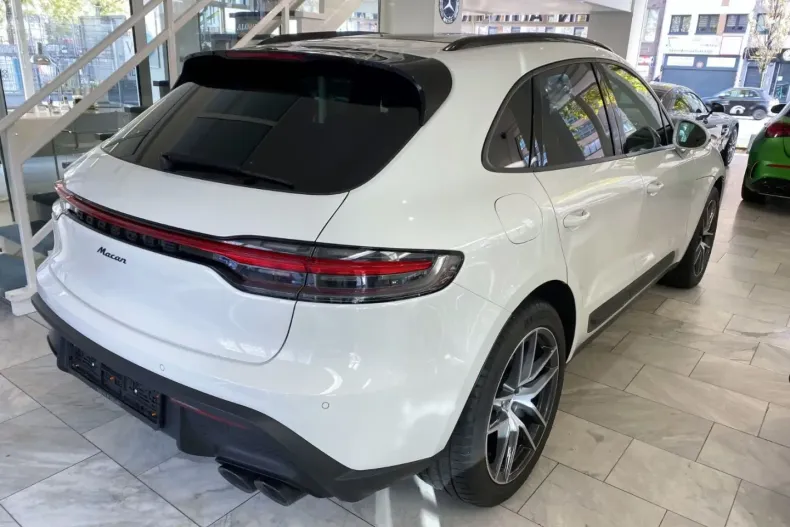 Porsche Macan din 2023 cu 12.300 km - oferta POR143305 - foto 3