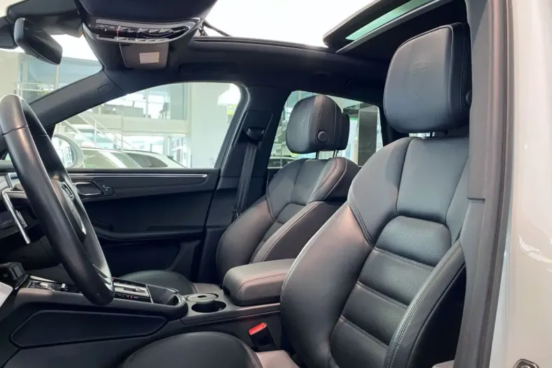 Porsche Macan din 2023 cu 12.300 km - oferta POR143305 - foto 9