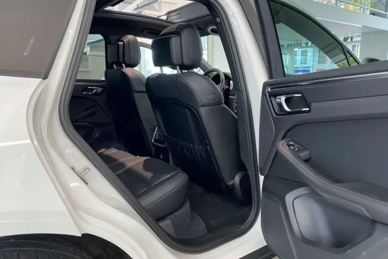 Porsche Macan din 2023 cu 12.300 km - oferta POR143305 - foto 11