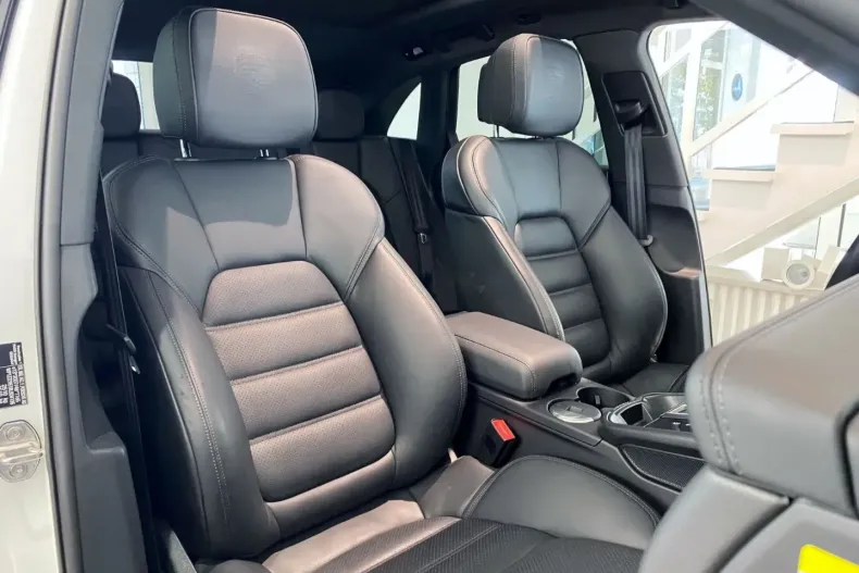 Porsche Macan din 2023 cu 12.300 km - oferta POR143305 - foto 12