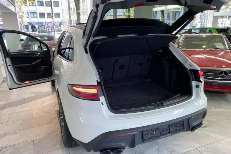 Porsche Macan din 2023 cu 12.300 km - oferta POR143305 - foto 18