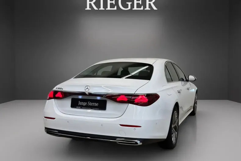 Mercedes-Benz E 300 din 2024 cu 24.243 km - oferta MER143307 - foto 13