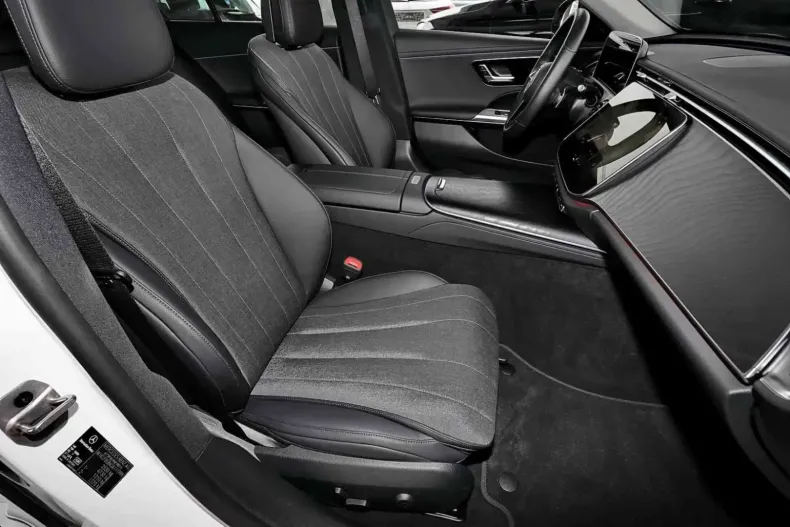 Mercedes-Benz E 220 din 2024 cu 13.330 km - oferta MER143316 - foto 4