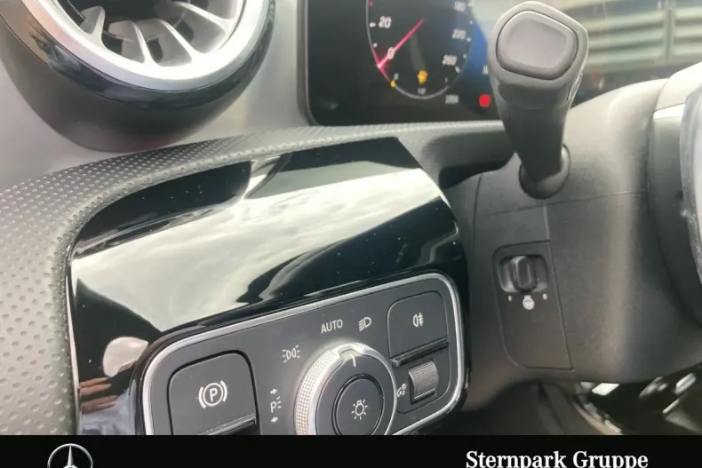 Mercedes-Benz CLA 250 din 2024 cu 18.130 km - oferta MER143373 - foto 22