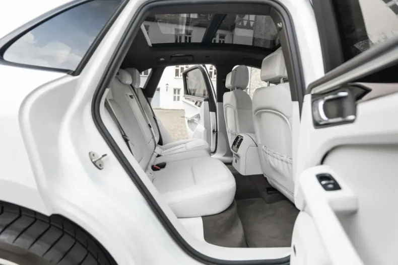 Porsche Macan din 2021 cu 45.337 km - oferta POR143382 - foto 7