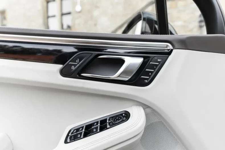 Porsche Macan din 2021 cu 45.337 km - oferta POR143382 - foto 18