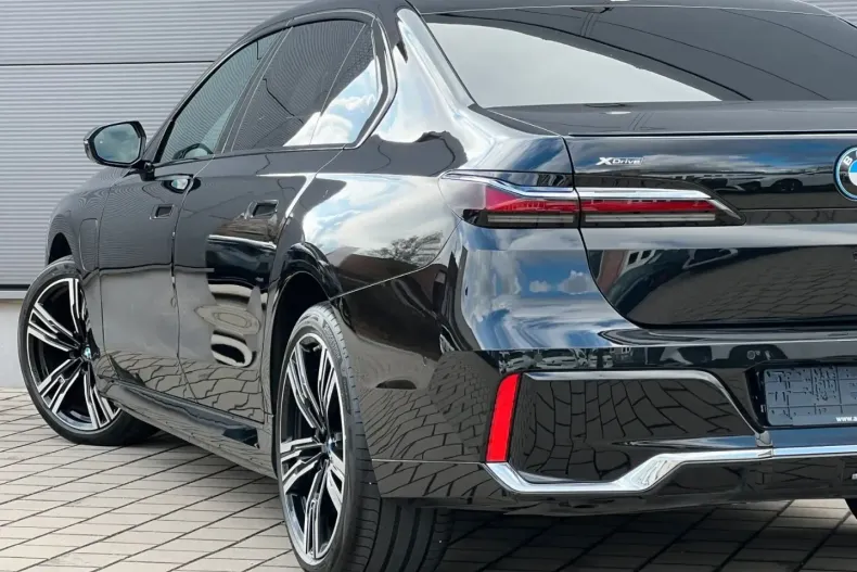 BMW 750 din 2023 cu 24.952 km - oferta BMW143390 - foto 11