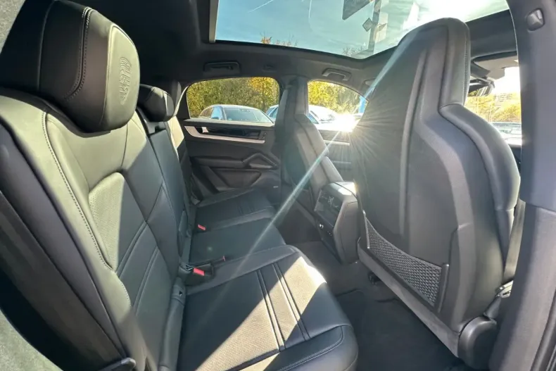 Porsche Cayenne din 2024 cu 3.800 km - oferta POR143400 - foto 11