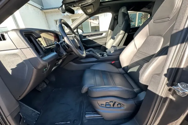 Porsche Cayenne din 2024 cu 3.800 km - oferta POR143400 - foto 16