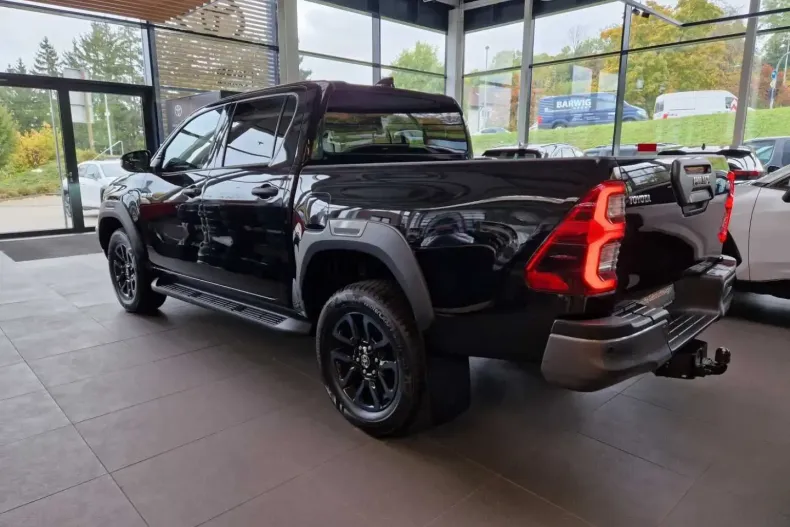 Toyota Hilux din 2024 cu 10.400 km - oferta TOY143402 - foto 3