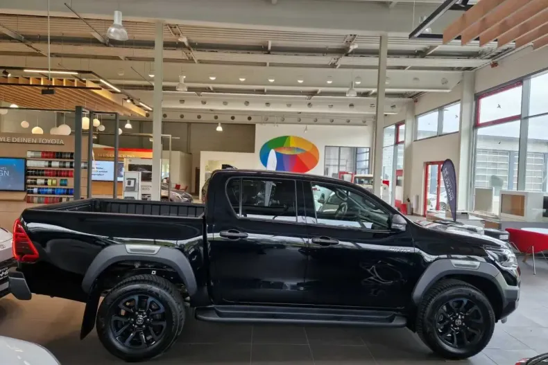 Toyota Hilux din 2024 cu 10.400 km - oferta TOY143402 - foto 5