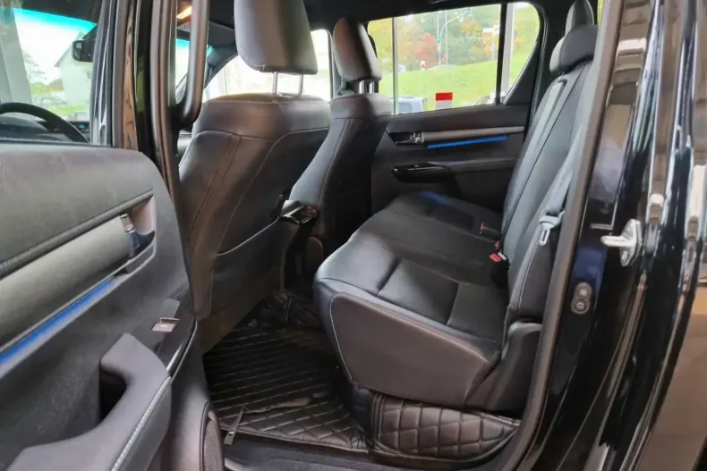 Toyota Hilux din 2024 cu 10.400 km - oferta TOY143402 - foto 10