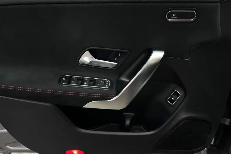 Mercedes-Benz CLA 250 din 2022 cu 112.640 km - oferta MER143455 - foto 20