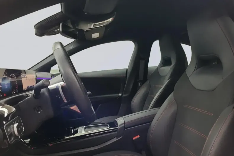 Mercedes-Benz CLA 250 din 2024 cu 18.850 km - oferta MER143467 - foto 8