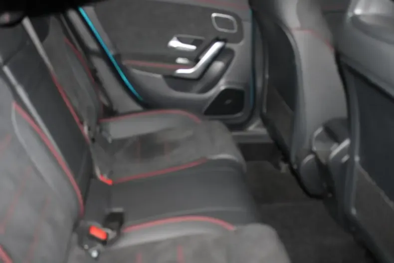 Mercedes-Benz CLA 250 din 2024 cu 15.029 km - oferta MER143468 - foto 12