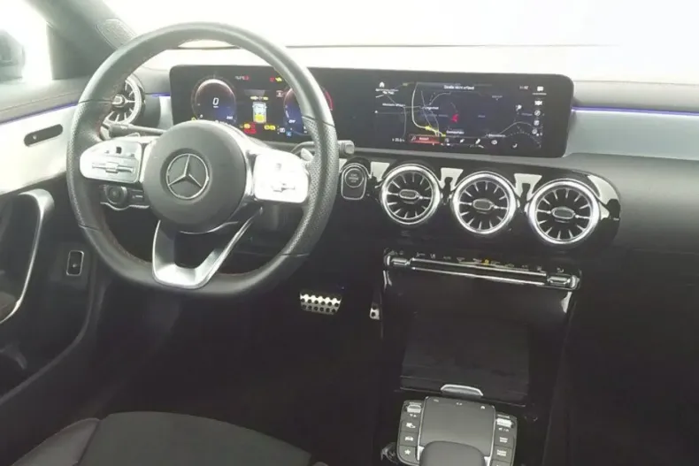 Mercedes-Benz CLA 250 din 2023 cu 37.874 km - oferta MER143472 - foto 6