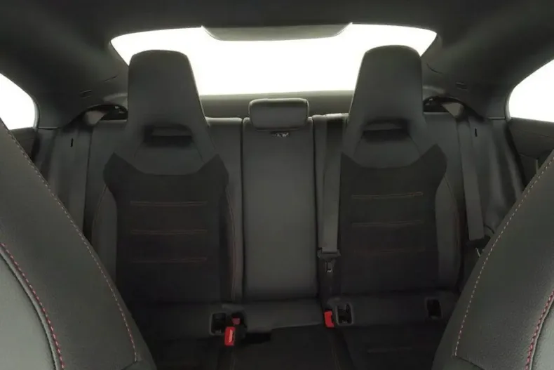 Mercedes-Benz CLA 250 din 2023 cu 37.874 km - oferta MER143472 - foto 9