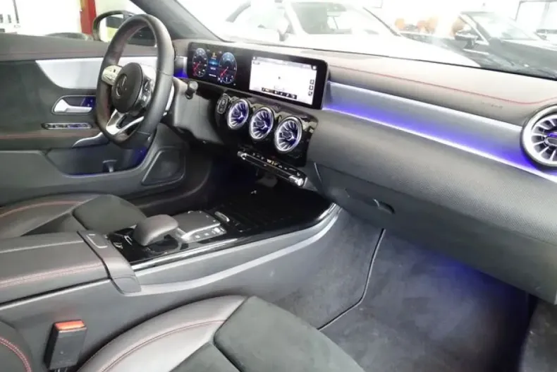 Mercedes-Benz CLA 220 din 2021 cu 102.500 km - oferta MER143510 - foto 12