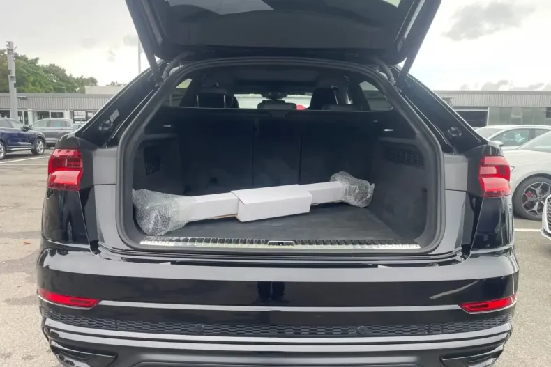 Audi Q8 din 2021 cu 67.500 km - oferta AUD143512 - foto 3