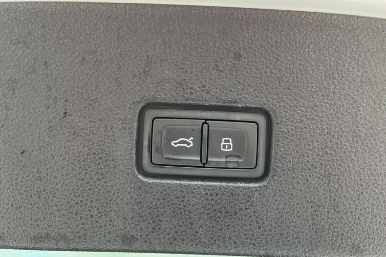 Audi Q8 din 2021 cu 70.265 km - oferta AUD143513 - foto 4