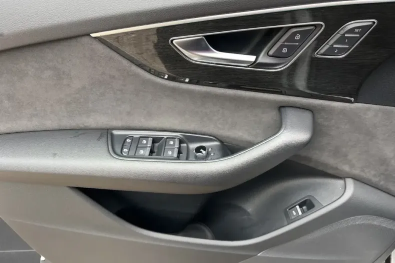 Audi Q8 din 2021 cu 70.265 km - oferta AUD143513 - foto 9