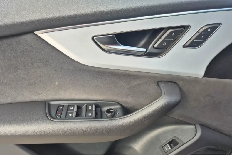 Audi Q8 din 2023 cu 76.145 km - oferta AUD143528 - foto 8