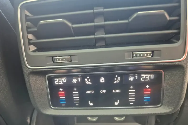 Audi Q8 din 2023 cu 76.145 km - oferta AUD143528 - foto 11