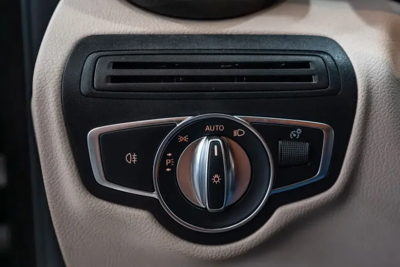 Mercedes-Benz GLC 400 din 2020 cu 59.803 km - oferta MER143534 - foto 23