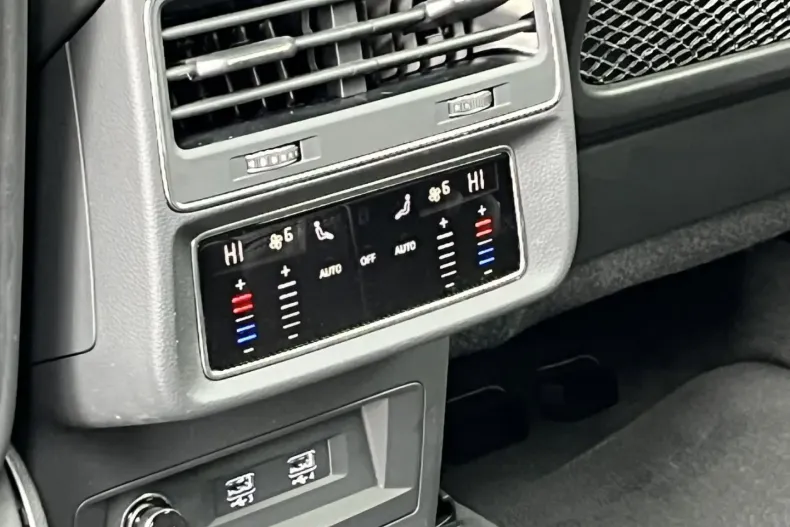 Audi Q8 din 2020 cu 84.718 km - oferta AUD143546 - foto 14