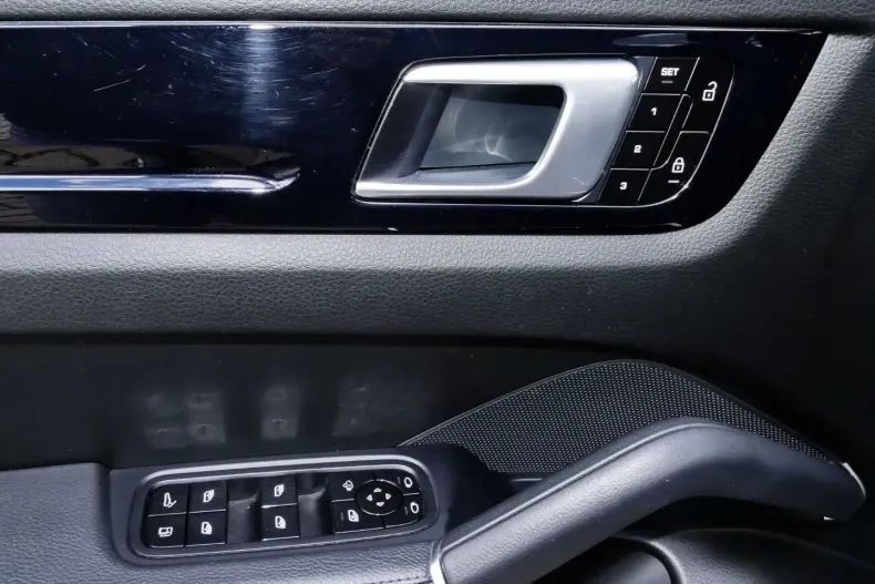 Porsche Cayenne din 2021 cu 91.600 km - oferta POR143555 - foto 19