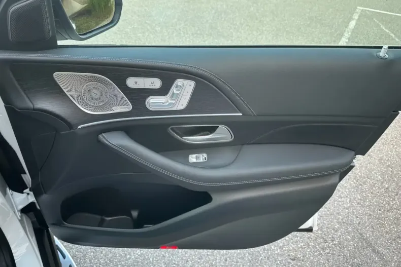 Mercedes-Benz GLE 53 AMG din 2025 cu 4.800 km - oferta MER143562 - foto 7