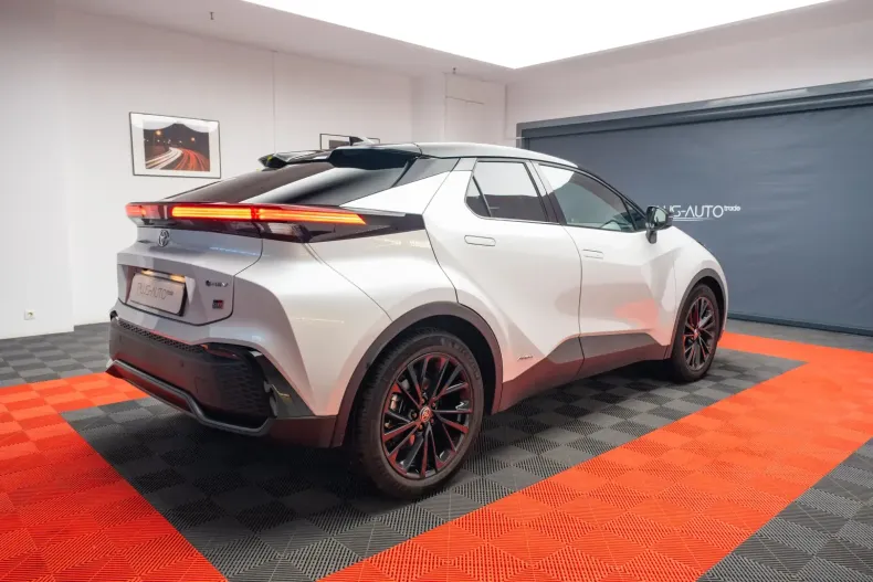 Toyota C-HR din 2024 cu 16.000 km - oferta TOY143574 - foto 5