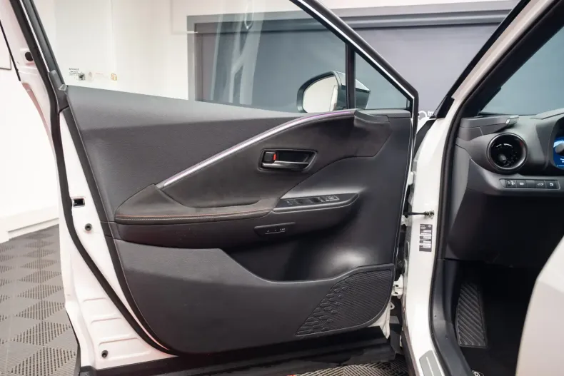 Toyota C-HR din 2024 cu 16.000 km - oferta TOY143574 - foto 20