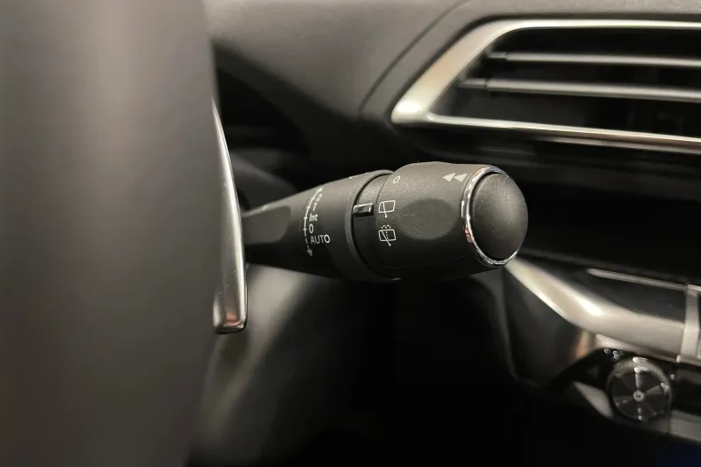 Peugeot 3008 din 2020 cu 147.272 km - oferta PEU143621 - foto 23