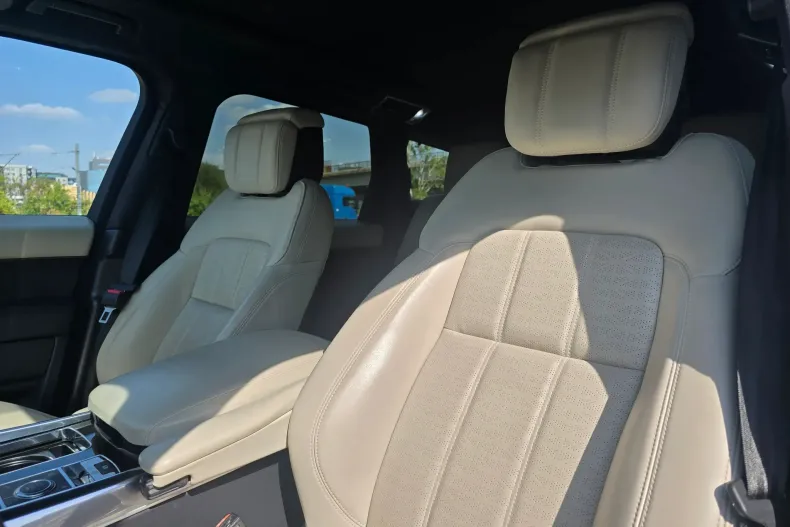 Land Rover Range Rover din 2020 cu 43.116 km - oferta LAN143641 - foto 10