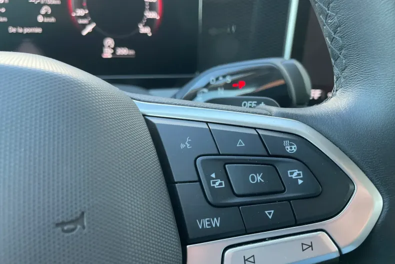 Volkswagen Passat din 2024 cu 8.400 km - oferta VOL143648 - foto 3