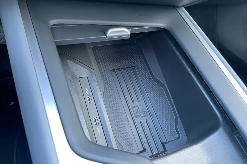 Volkswagen Passat din 2024 cu 8.400 km - oferta VOL143648 - foto 4