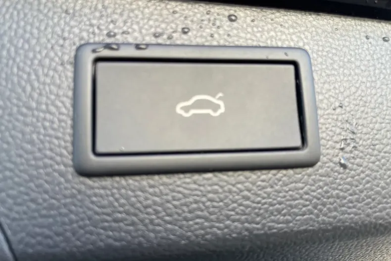 Volkswagen Passat din 2024 cu 8.400 km - oferta VOL143648 - foto 8