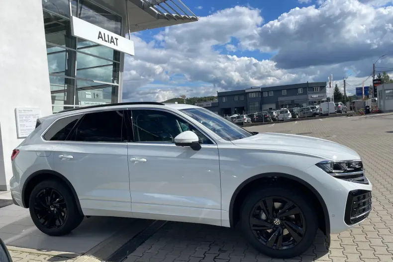 Volkswagen Touareg din 2025 cu 1 km - oferta VOL143649 - foto 3
