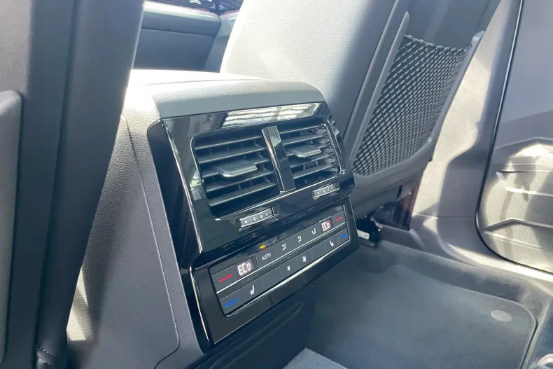 Volkswagen Touareg din 2025 cu 1 km - oferta VOL143649 - foto 11