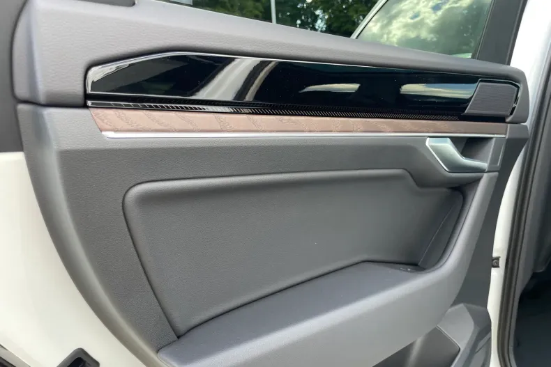 Volkswagen Touareg din 2025 cu 1 km - oferta VOL143649 - foto 12